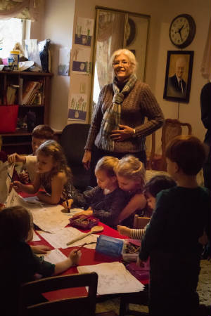 Pastor Annene in childrens church